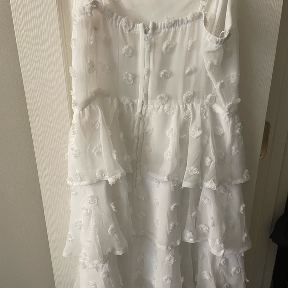 White ruffle layer dress - Picture 3 of 5